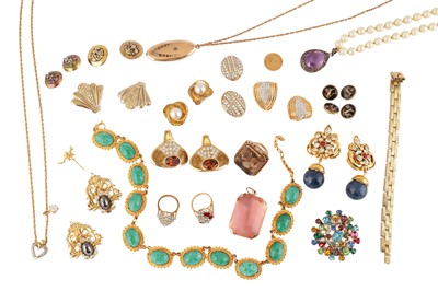 Lot 39 - A VERY LARGE GROUP OF COSTUME JEWELLERY