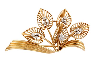 Lot 74 - A diamond flower brooch