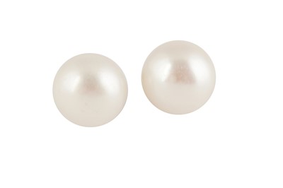 Lot 43 - A PAIR OF MABÉ PEARL EARSTUDS