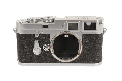 Lot 162 - A Leica M3 Rangefinder Camera Body