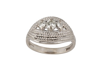 Lot 37 - A THREE-STONE DIAMOND RING