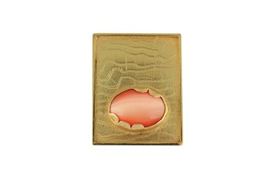 Lot 89 - A RECTANGULAR BROOCH/PENDANT