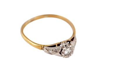 Lot 21 - A diamond ring