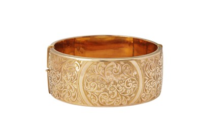 Lot 6 - A gold bangle