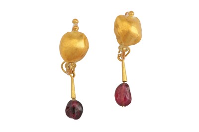 Lot 18 - A pair of pendent earrings