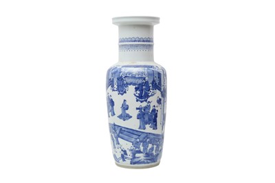 Lot 1371 - A CHINESE BLUE AND WHITE ROULEAU VASE.
