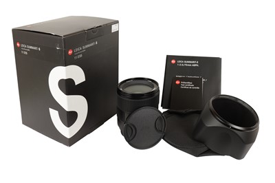 Lot 248 - A Leitz Summarit-S 70mm f/2.5 Lens