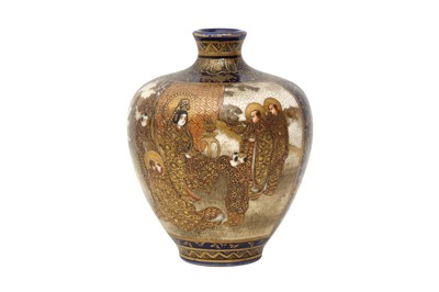 Lot 590 - A SMALL JAPANESE SATSUMA VASE BY KINKOZAN