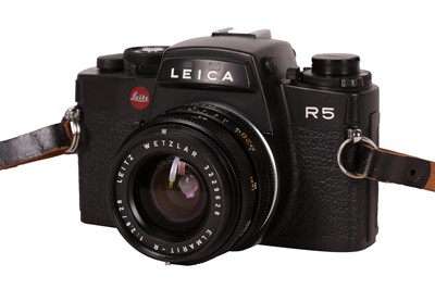 Lot 92 - A Leica R5 SLR Camera