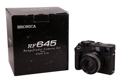 Lot 266 - A Bronica RF645 Medium Format Rangefinder Camera