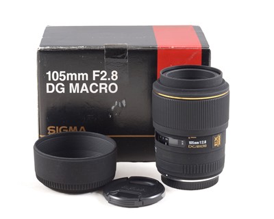 Lot 294 - Sigma 105mm f2.8 EX DG Macro Lens, 4/3rds Fit.
