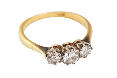 Lot 10 - A diamond three-stone ring