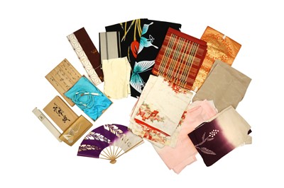 Lot 628 - A GROUP OF TRADITIONAL JAPANESE KIMONOS, GARMENTS AND ACCESSORIES