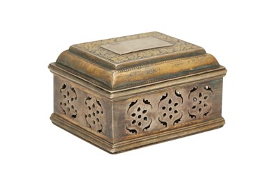 Lot 203 - AN ENGRAVED PARCEL-GILT SILVER MINIATURE PANDAN