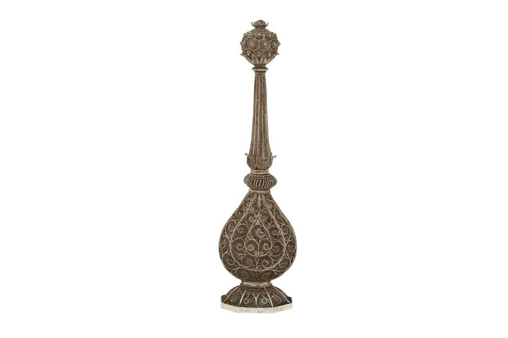 Lot 293 - A SILVER FILIGREE ROSEWATER SPRINKLER (GULABPASH)