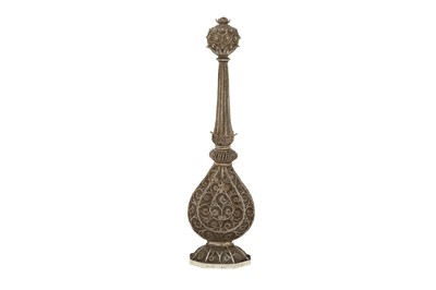 Lot 293 - A SILVER FILIGREE ROSEWATER SPRINKLER (GULABPASH)