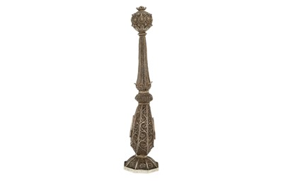 Lot 293 - A SILVER FILIGREE ROSEWATER SPRINKLER (GULABPASH)