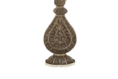 Lot 293 - A SILVER FILIGREE ROSEWATER SPRINKLER (GULABPASH)