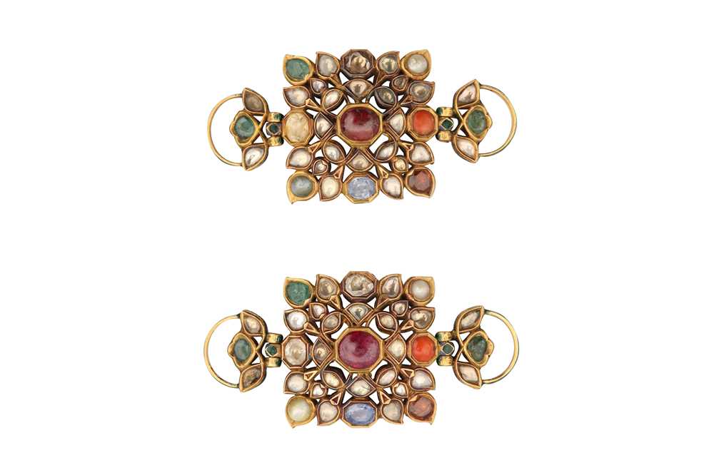 376 - λ A PAIR OF ENAMELLED GOLD NINE-GEM (NAVRATNA) ARMLETS (BAZUBAND)