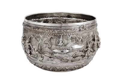 Lot 382 - A mid-20th century Burmese silver bowl, Rangoon circa 1950