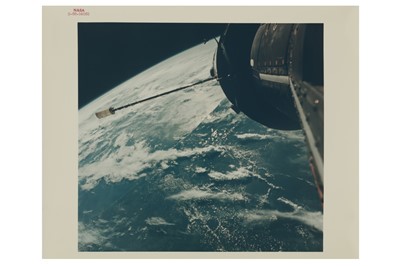 Lot 360 - Gemini 11: Earth Orbit