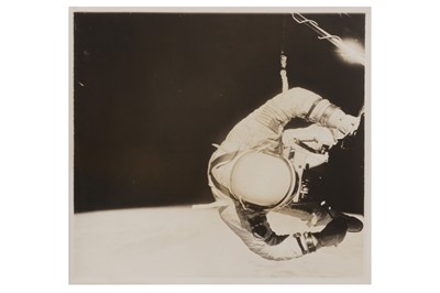 Lot 385 - Buzz Aldrin performs EVA during Gemini 12