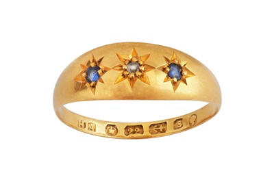 Lot 1 - A Victorian three-stone ring