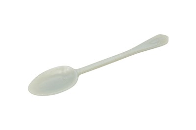 Lot 373 - A JADE SPOON WITH VEGETAL MOTIF