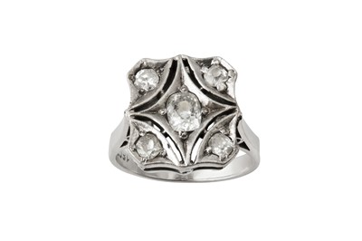Lot 42 - A diamond ring