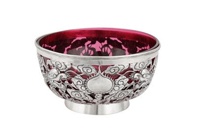 Lot 418 - An early 20th century Chinese Export silver fruit bowl, Shanghai circa 1900, retailed by Wa Chun of Canton and Hong Kong