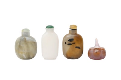 Lot 449 - A GROUP OF FOUR CHINESE GLASS AND HARDSTONE SNUFF BOTTLES