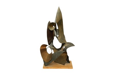 Lot 608 - A MODERNIST ABSTRACT SCULPTURE