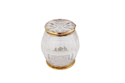 Lot 321 - A late 18th century gold mounted rock crystal snuff box or bomboniere, possibly German