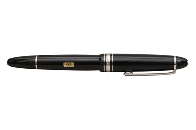Lot 776 - A MONT BLANC MEISTERSTUCK MIDSIZE FOUNTAIN PEN
