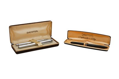 Lot 779 - A GROUP OF THREE SHEAFFER PENS