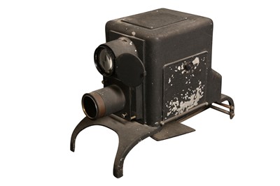 Lot 443 - A Newton London Epidiascope