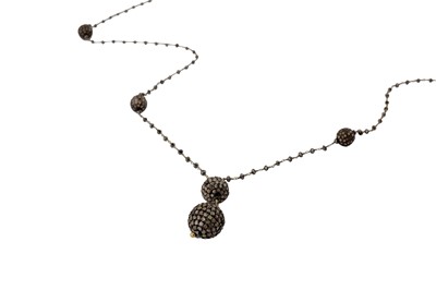 Lot 225 - A DIAMOND LONGCHAIN NECKLACE