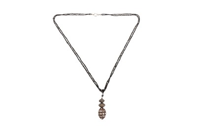 Lot 227 - A DIAMOND PENDANT NECKLACE