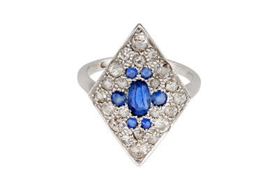 Lot 91 - A sapphire and diamond dress ring