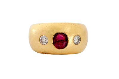 Lot 38 - A ruby and diamond three-stone ring