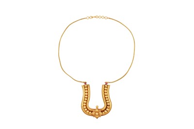 Lot 114 - A pendant necklace