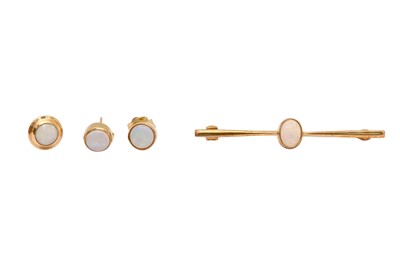 Lot 18 - A GROUP OF OPAL JEWELLERY