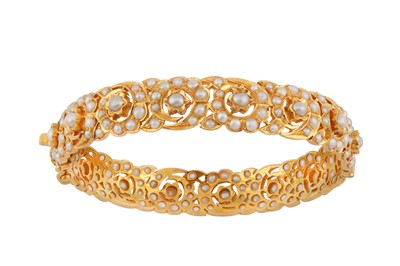 Lot 28 - A seed pearl bangle