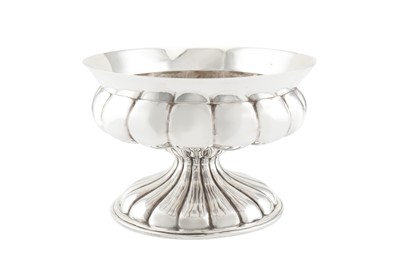 Lot 369 - An Edwardian sterling silver pedestal fruit bowl, London 1908 by R H Halford & Sons