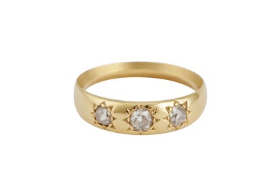 Lot 47 - A THREE -STONE DIAMOND RING