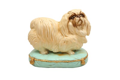 Lot 389 - A KITSCH OVERSIZED CERAMIC PEKINGESE DOG SCULPTURE