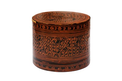 Lot 388 - A RARE COMPLETE BURMESE RED AND BLACK LACQUER 'FISH' BETEL-BOX AND COVER