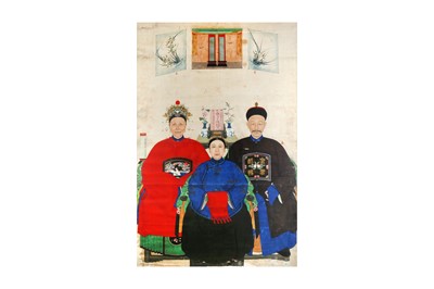 Lot 229 - A CHINESE TRIPLE ANCESTRAL PORTRAIT