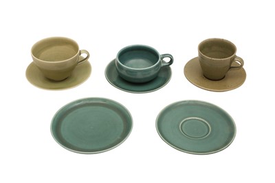 Lot 409 - A GROUP OF LEACH POTTERY ITEMS