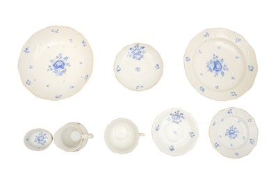 Lot 405 - HEREND BLUE NANKING BOUQUET PART DINNER SERVICE